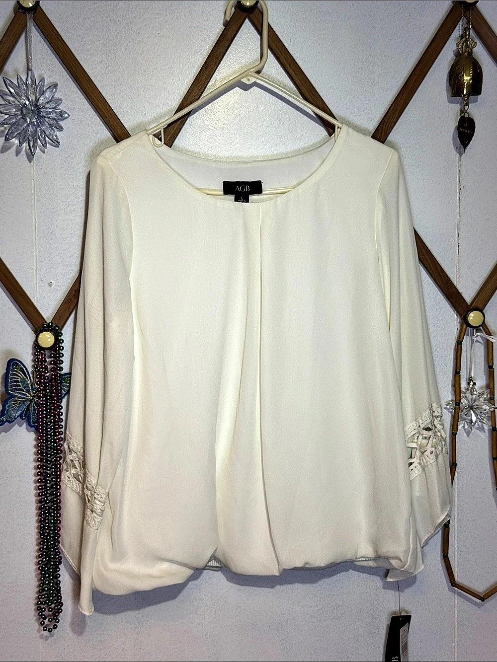 AGB Lace Sleeve Blouse in White Size Large NWT
